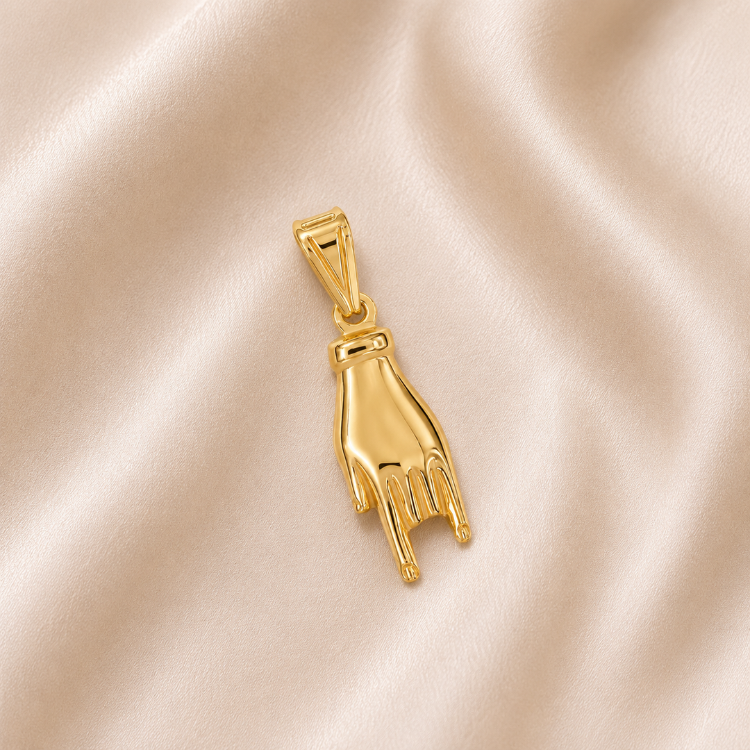 Mano Cornuto Malocchio Hand Charm